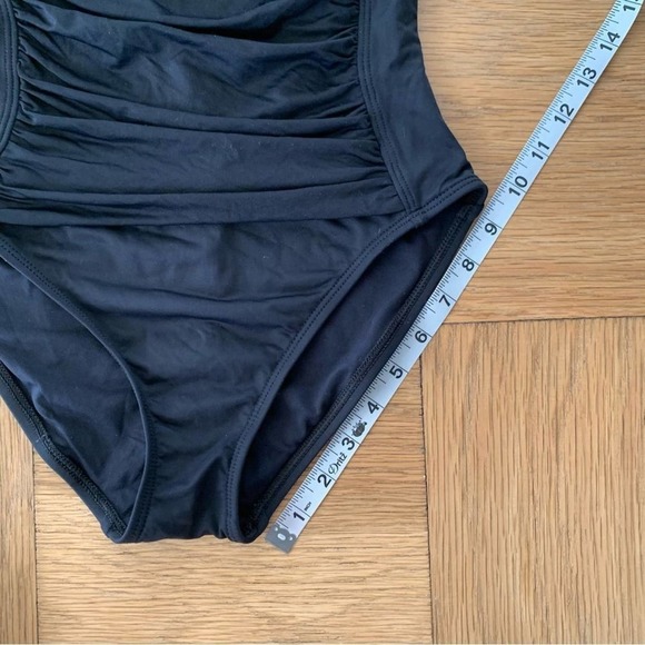 La Blanca Size 4 One Piece Swim Suit Black Ruched Padded - Picture 8 of 8